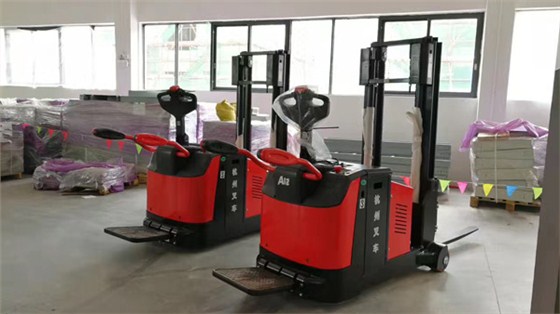 電動(dòng)倉(cāng)儲(chǔ)車