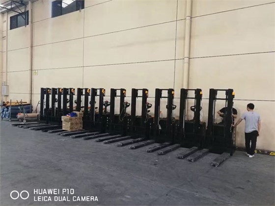 電動(dòng)堆高車