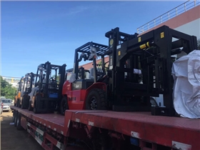 內(nèi)燃叉車，暑假特賣場，只缺你的買買買！