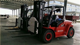 X系列內(nèi)燃叉車-順博鋁業(yè)，會旋轉(zhuǎn)的