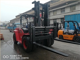 10噸內(nèi)燃叉車X系列-帶側(cè)移，實(shí)拍圖