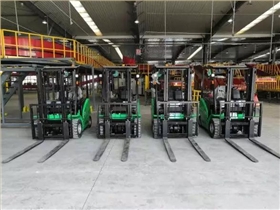 杭州叉車交付鋰電池叉車&mdash;&mdash;順豐集團(tuán)（煙臺(tái)站）2