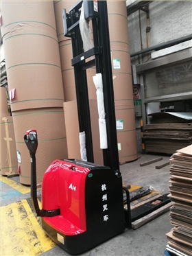 電動(dòng)搬運(yùn)車