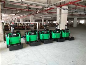 電動(dòng)叉車(chē)