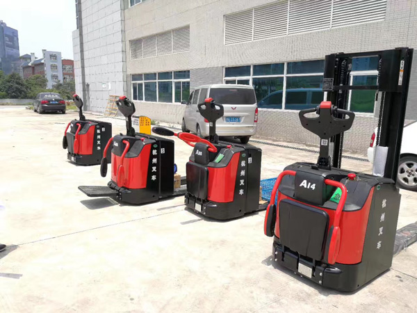 杭州叉車(chē)：電動(dòng)搬運(yùn)車(chē)，主導(dǎo)物流搬運(yùn)市場(chǎng)的叉車(chē)！