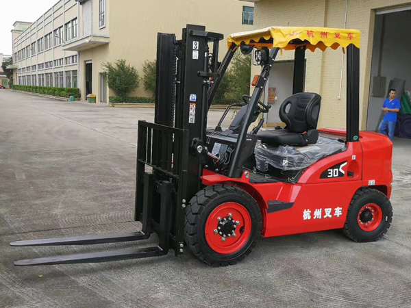 3噸內(nèi)燃叉車X系列-實(shí)拍圖