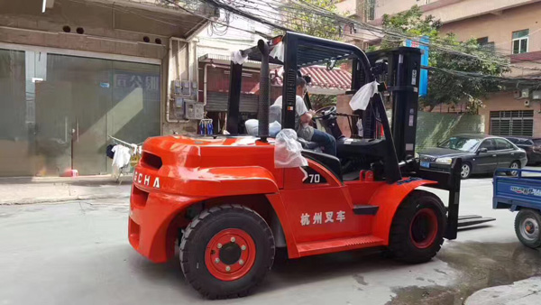 7噸X系列內(nèi)燃叉車-實(shí)拍圖