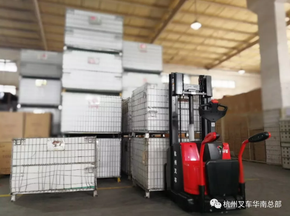 杭叉教你一個(gè)妙招，堆高車防腐蝕保養(yǎng)，用10年也不會(huì)壞！