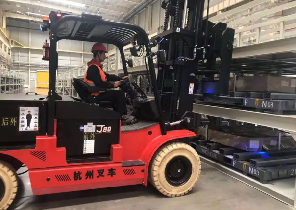 又一批！因為質(zhì)量真的很好，杭叉的電動叉車賣的很火爆！