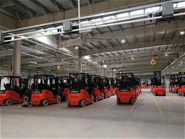 電動(dòng)叉車