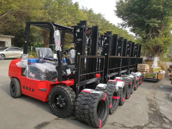 內(nèi)燃叉車(chē)