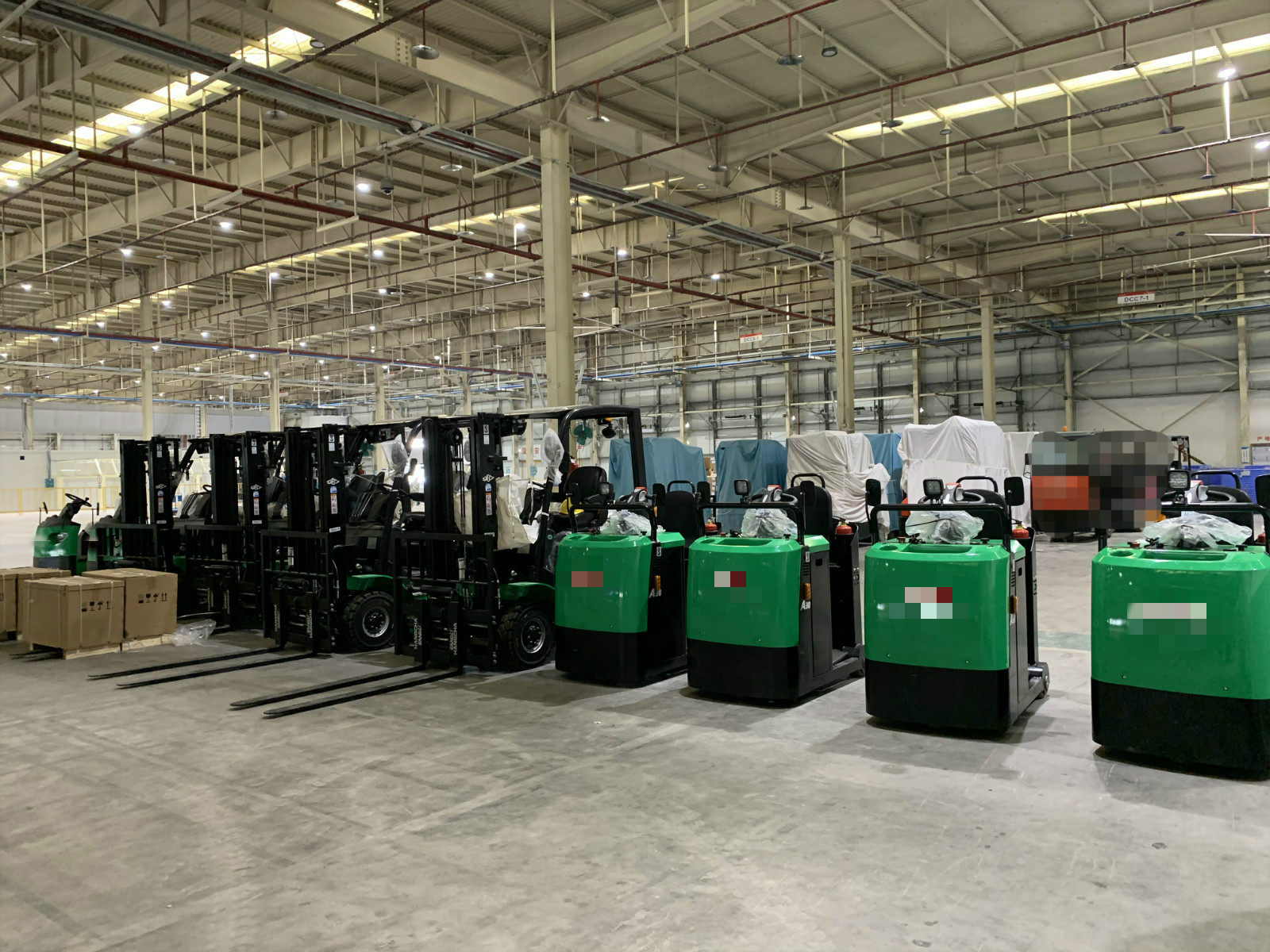 “鋰”想CP，硬核實力|杭叉鋰電叉車批量進(jìn)駐某大型汽車企業(yè)