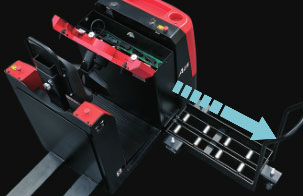 5.電池組采用抽拉式設(shè)計(jì)，可快速更換蓄電池-杭州叉車